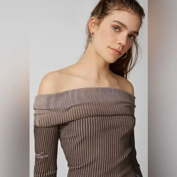 Urban Outfitters Y2K Ribbed Off The Shoulder Top - Picture 3 of 11